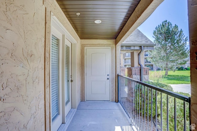 1045 S 1700 W Unit 412, Payson, UT 84651 - entrance to property featuring a balcony and a shingled roof