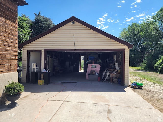 view of detached garage