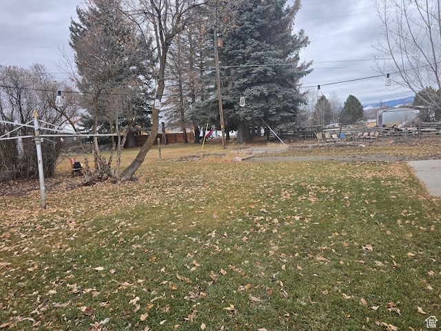 view of yard featuring fence