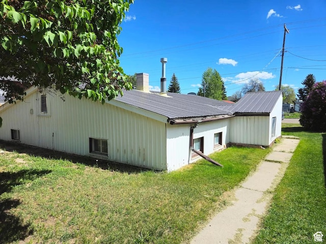 928 Monroe St, Montpelier, ID 83254 - view of property exterior with a yard