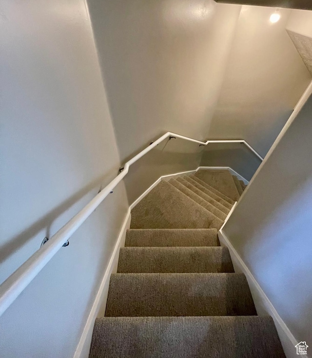 909 E Rosebud Ct, Draper, UT 84020 - view of stairs
