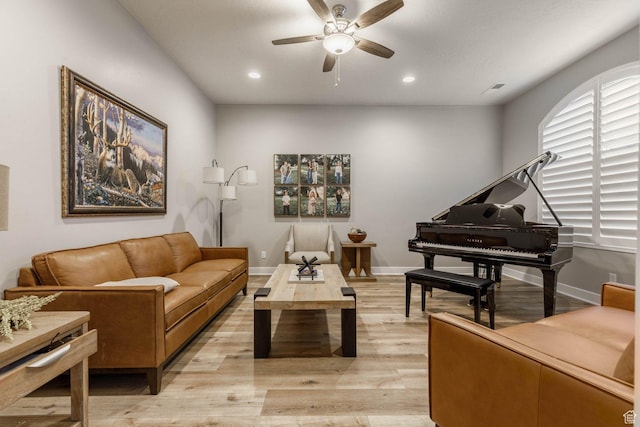 717 S 775 W, Hurricane, UT 84737 - living area featuring ceiling fan and light hardwood / wood-style flooring