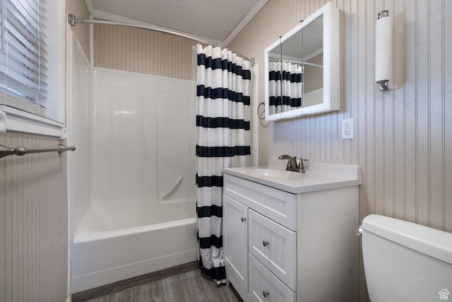 9742 S Crk 29, Duchesne, UT 84021 - full bathroom featuring wood finished floors, shower / bath combo with shower curtain, toilet, and vanity
