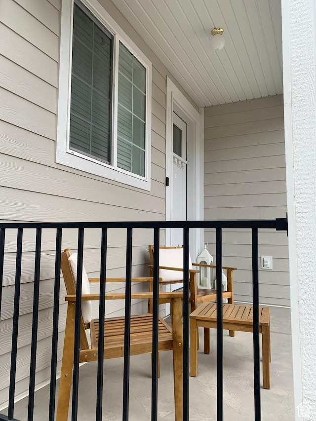 4694 E Lake Corner Dr, Eagle Mountain, UT 84005 - property entrance featuring a balcony