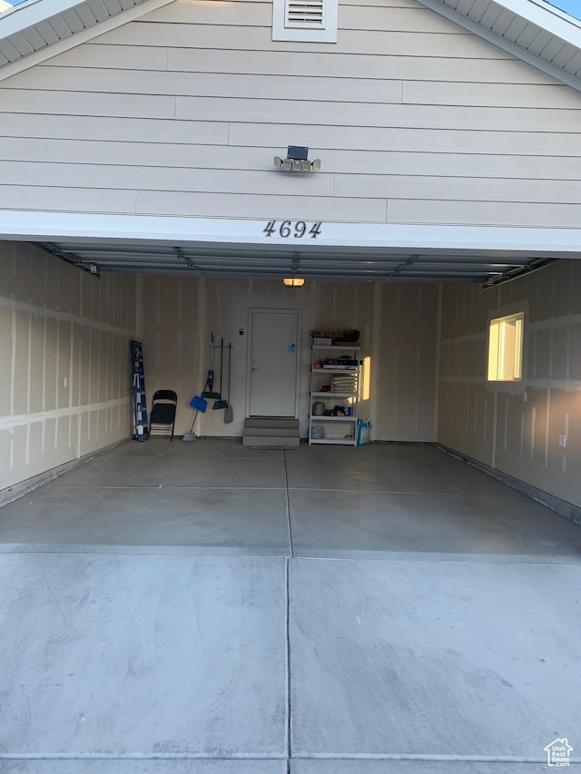 4694 E Lake Corner Dr, Eagle Mountain, UT 84005 - view of garage