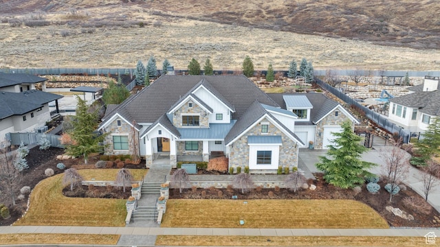 view of front of home featuring a front yard