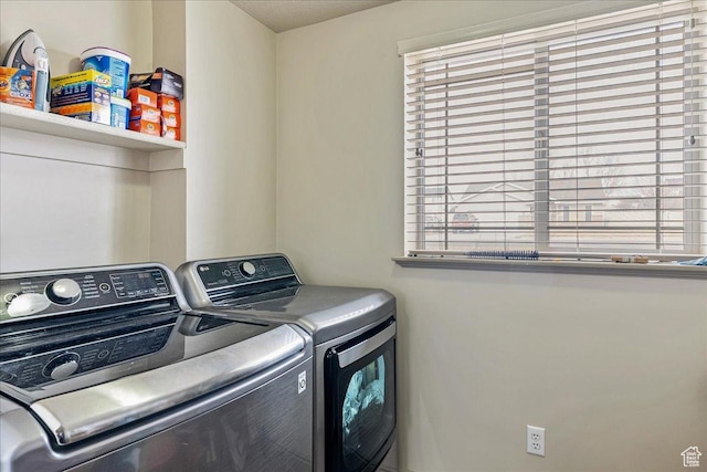 4323 W 25 S, West Point, UT 84015 - laundry area with washing machine and clothes dryer