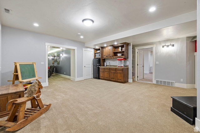 1532 W 3500 N, Pleasant Grove, UT 84062 - living room featuring light carpet, recessed lighting, baseboards, and bar
