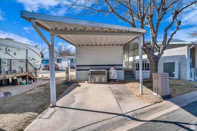 150 N 3050 E Unit 72, St George, UT 84790 - view of patio / terrace with a carport