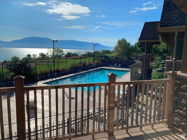 113 E Watson Dr S, Saratoga Springs, UT 84045 - view of pool featuring a mountain view