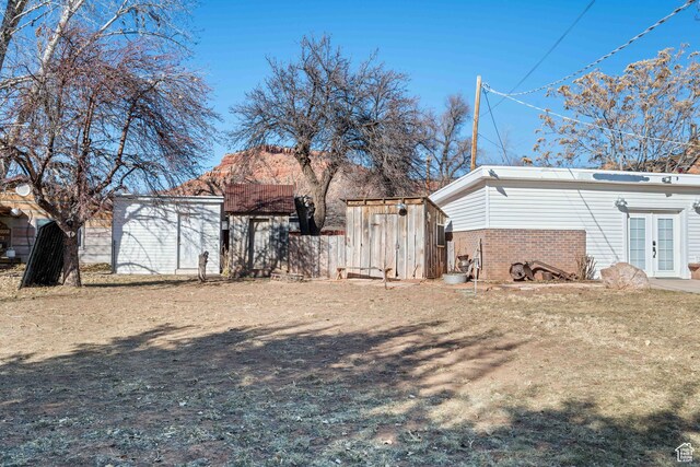 75 N 200 W, Kanab, UT 84741 - view of yard featuring french doors