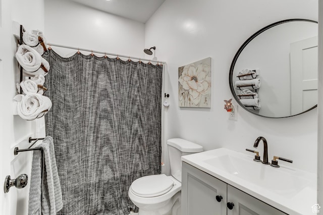 720 S 700 E, Mount Pleasant, UT 84647 - full bathroom featuring vanity, toilet, and a shower with curtain