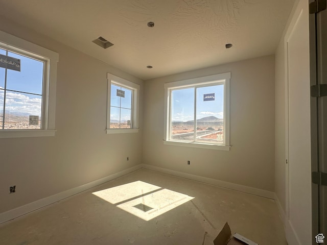 3997 W 1500 S, Hurricane, UT 84737 - unfurnished room with baseboards
