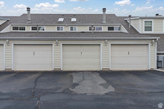 271 Brookfield Ln, Centerville, UT 84014 - view of garage