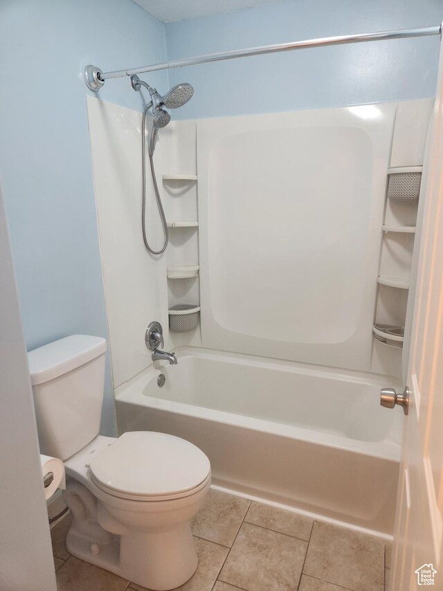 548 S 675 W, Centerville, UT 84014 - bathroom with tile patterned floors, toilet, and bathing tub / shower combination