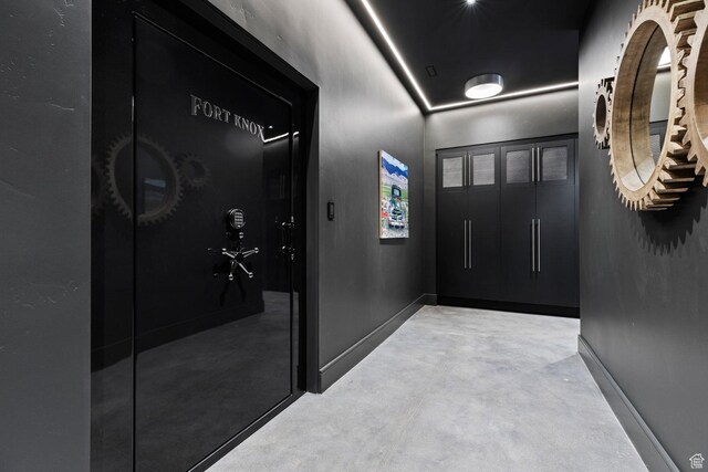 20 N Cliffside Dr, Washington, UT 84780 - corridor featuring concrete floors and baseboards