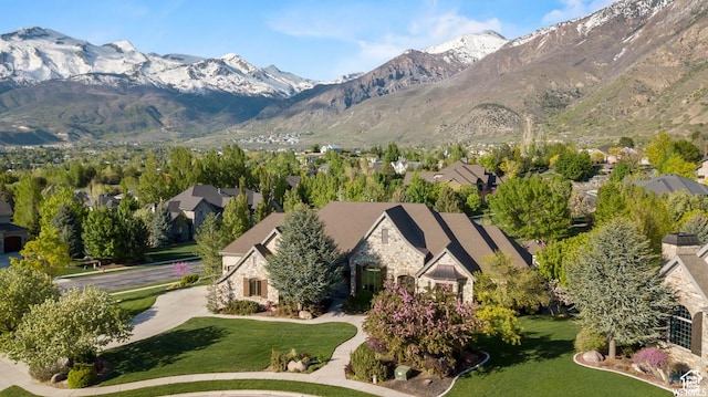 bird's eye view featuring a mountain view