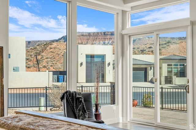 entryway featuring a mountain view