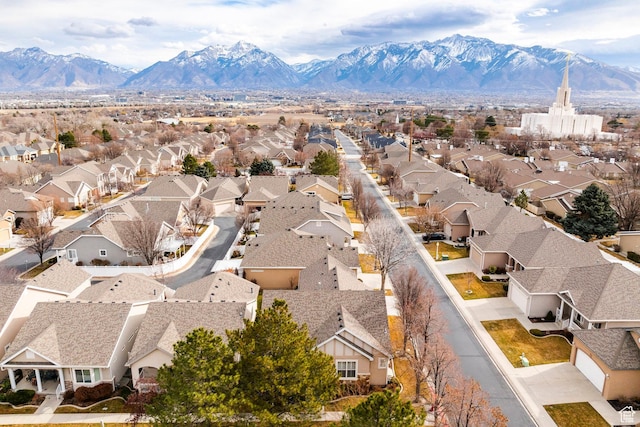 drone / aerial view featuring a mountain view