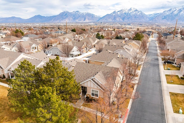 bird's eye view with a mountain view