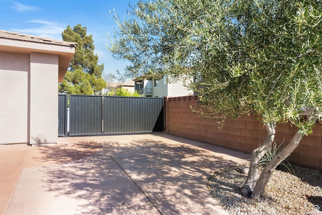 3523 S Desert Hills Dr, St George, UT 84790 - view of gate with fence