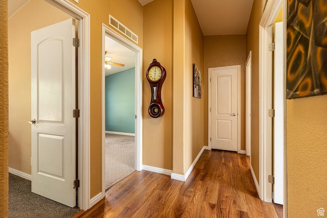 1361 S Roadrunner Cir, Kanab, UT 84741 - corridor featuring hardwood / wood-style floors