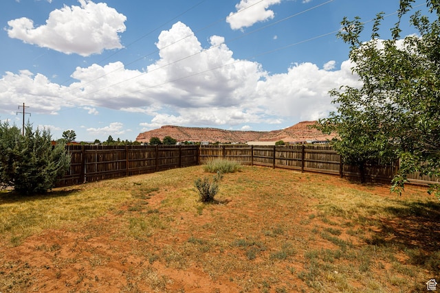 1361 S Roadrunner Cir, Kanab, UT 84741 - view of yard with a mountain view