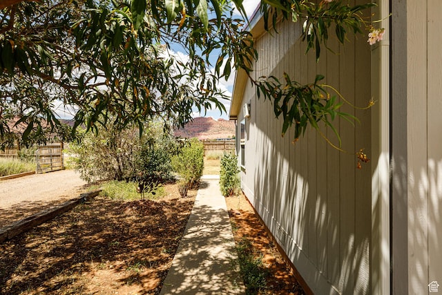 1361 S Roadrunner Cir, Kanab, UT 84741 - view of side of property with a mountain view