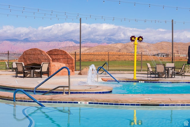 802 E Prairie Way, Washington, UT 84780 - view of swimming pool featuring a mountain view
