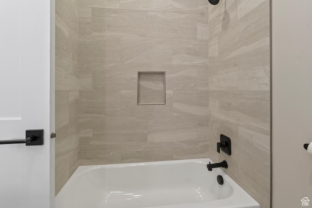 802 E Prairie Way, Washington, UT 84780 - bathroom featuring tiled shower / bath