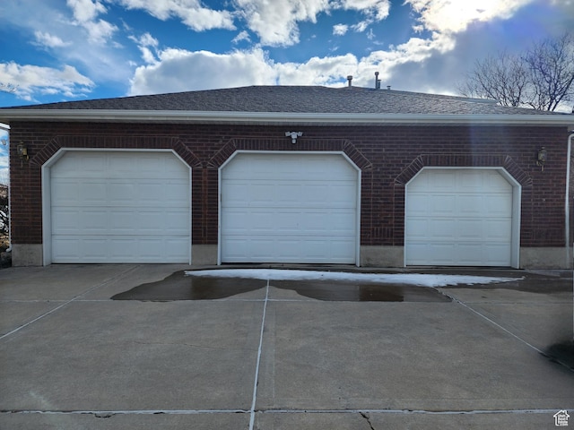 8298 S Arlington Ct, West Jordan, UT 84088 - view of garage