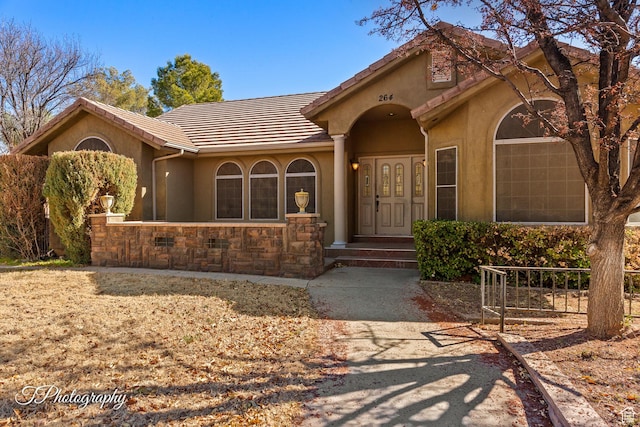 view of front of house featuring a garage