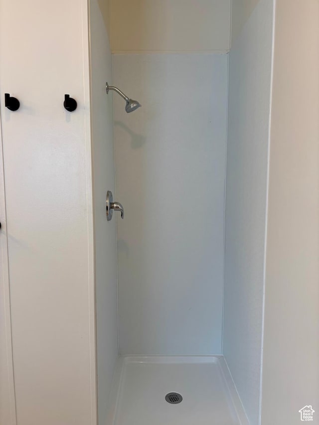 260 S 300 E, Heber City, UT 84032 - bathroom featuring a stall shower