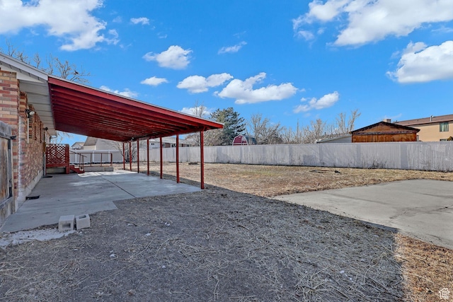 view of yard featuring a patio area