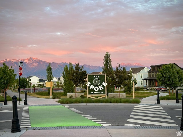 11283 S Willow Walk Dr W, South Jordan, UT 84009 - surrounding community featuring a mountain view and a residential view