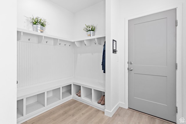 11283 S Willow Walk Dr W, South Jordan, UT 84009 - mudroom with wood finished floors and baseboards