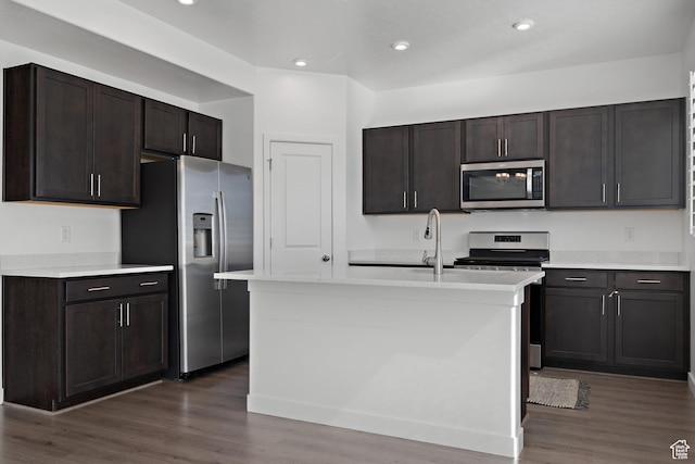 621 W 950 S, Springville, UT 84663 - kitchen featuring light countertops, dark wood-style floors, and stainless steel appliances