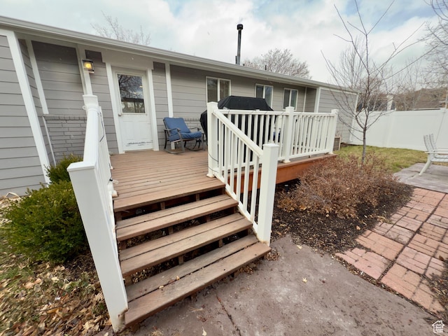 1460 E Amalfi Ave, Sandy, UT 84093 - wooden terrace with fence