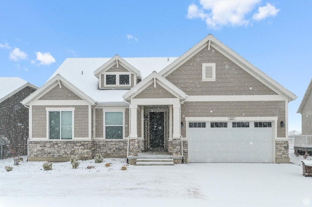 craftsman house featuring a garage