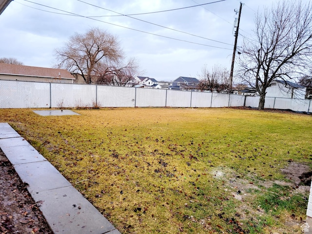 view of yard featuring a fenced backyard