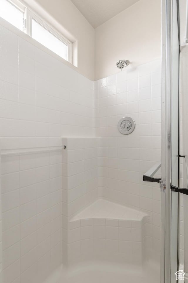 1040 S 1100 E Unit 85, St George, UT 84790 - bathroom featuring tiled shower