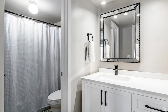 426 E Creekside Cir Unit E, Murray, UT 84107 - full bath with vanity, toilet, and curtained shower