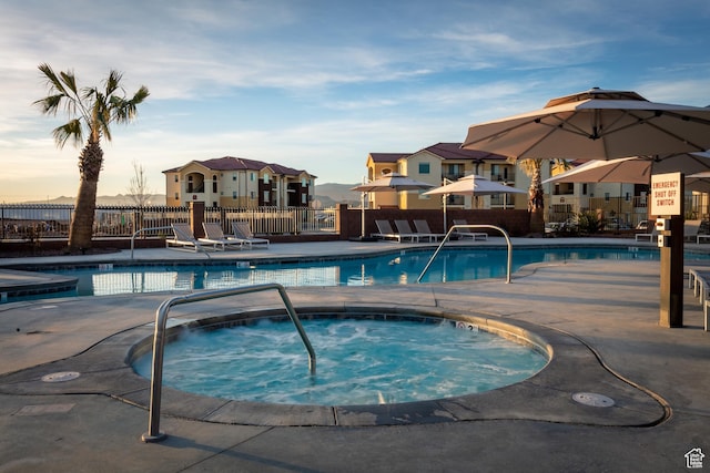 334 N 2020 W, Hurricane, UT 84737 - view of swimming pool featuring a hot tub