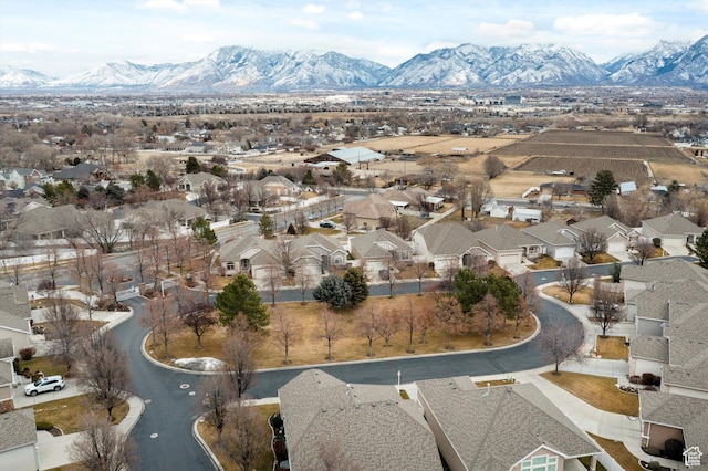 drone / aerial view featuring a mountain view