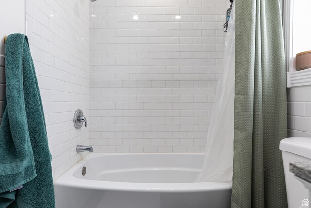 93 N 200 W, Smithfield, UT 84335 - bathroom with shower / tub combo with curtain and toilet