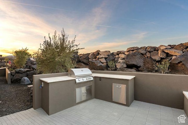 2655 W Shoshoni Trl, St George, UT 84770 - view of patio / terrace with grilling area and exterior kitchen