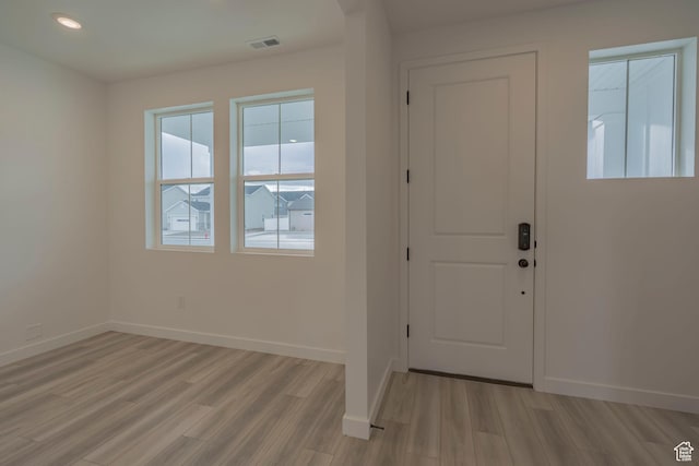 1656 N 800 W, Salem, UT 84653 - foyer entrance featuring light wood-style floors, baseboards, and recessed lighting