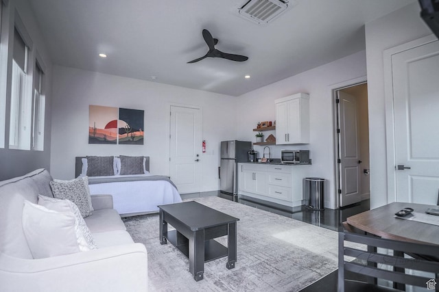 2906 N Purple Sage Rd, Apple Valley, UT 84737 - living area with ceiling fan and recessed lighting