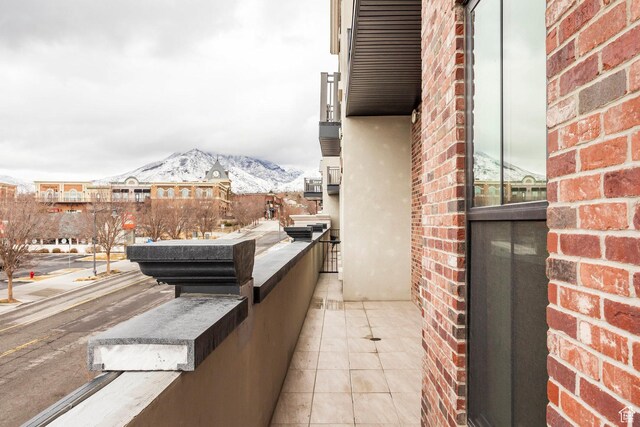 2250 E Murray Holladay Rd Unit 205, Holladay, UT 84117 - balcony featuring a mountain view