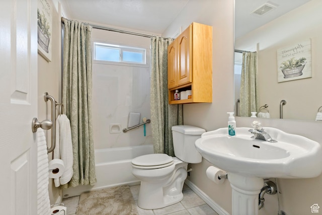 333 S Park St, Grantsville, UT 84029 - full bathroom featuring shower / bath combination with curtain, visible vents, toilet, and tile patterned floors